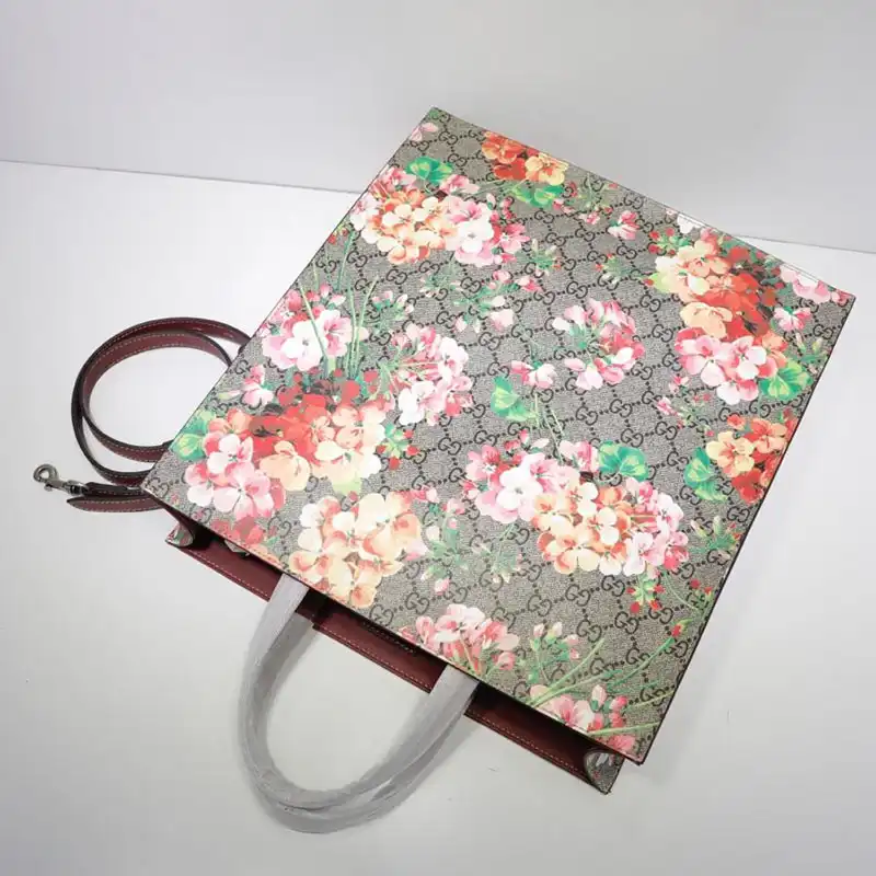 G*u*i tote bags 19gm0005