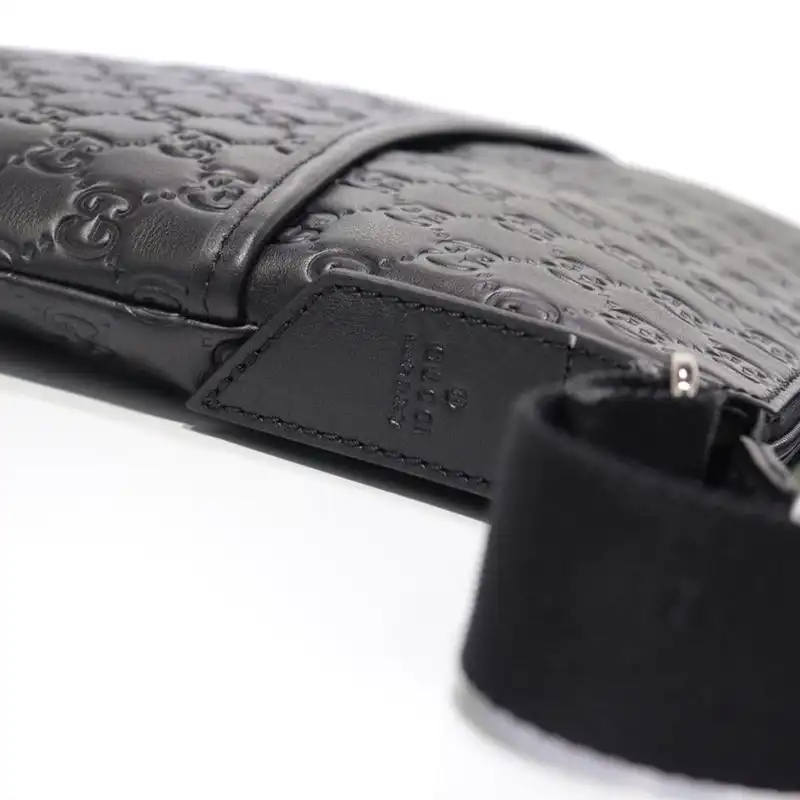 G*u*i messenger bags 19gm0050