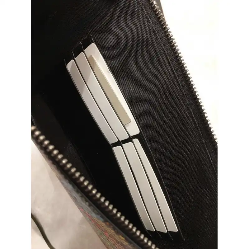 G*u*i bags 20dj570093