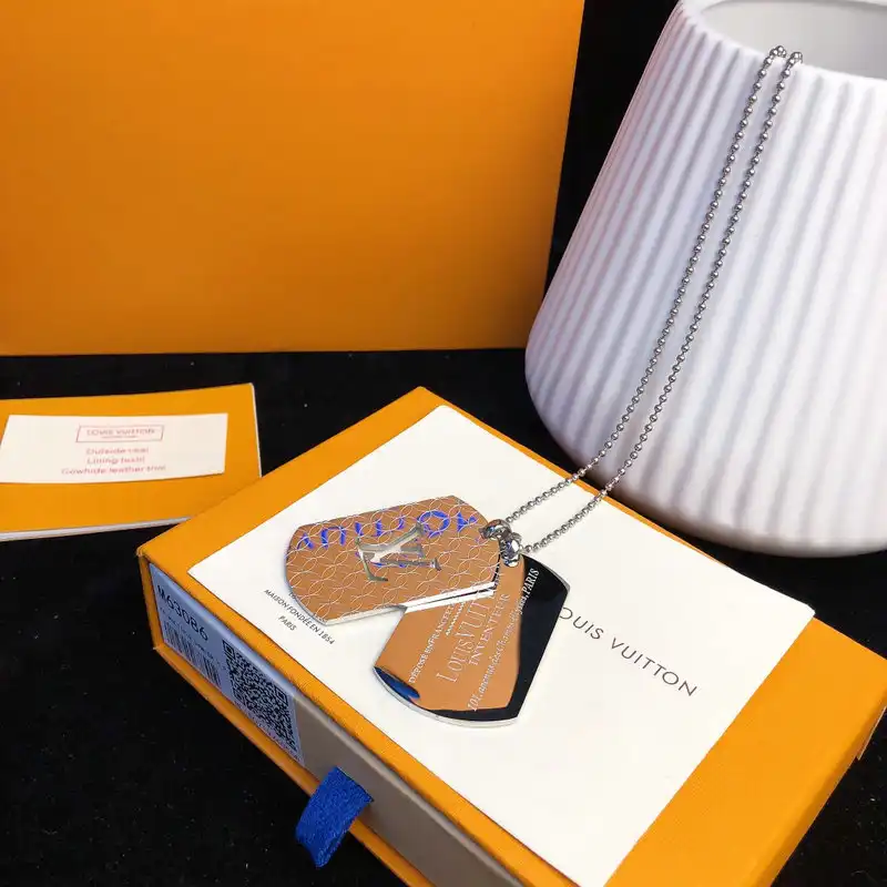 ORNAMENTS Ornament 2108WH0086