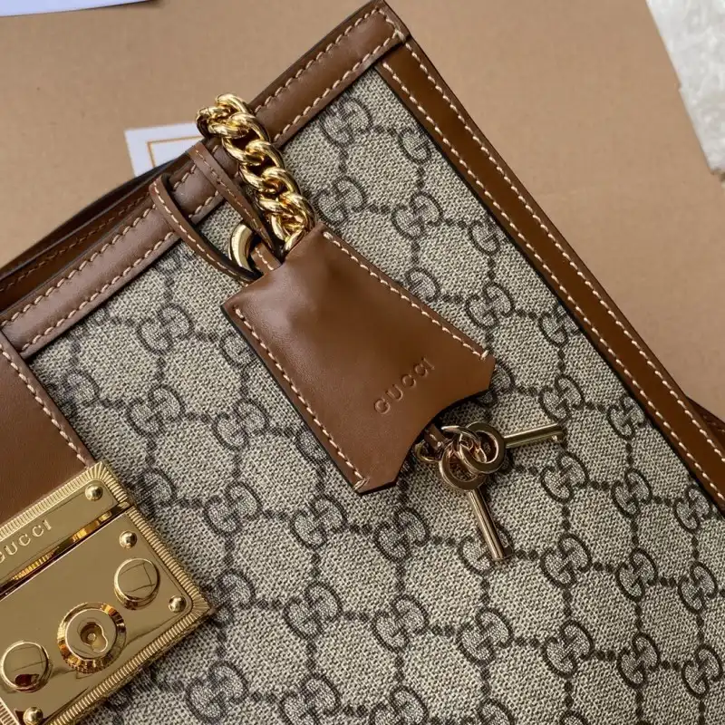 G*u*i s bags 2108ya0099