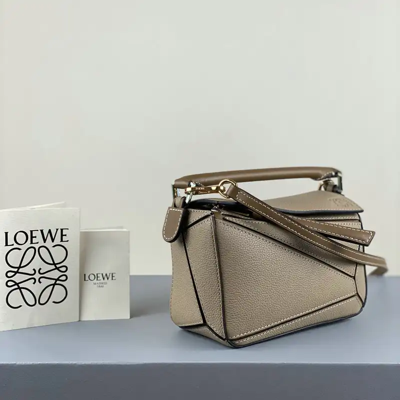 Loewe Bag 2209SW0008