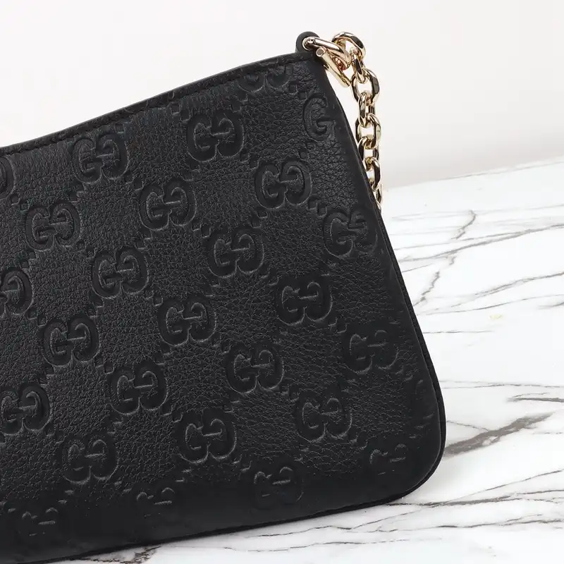 G*u*i bags 2411ya0192