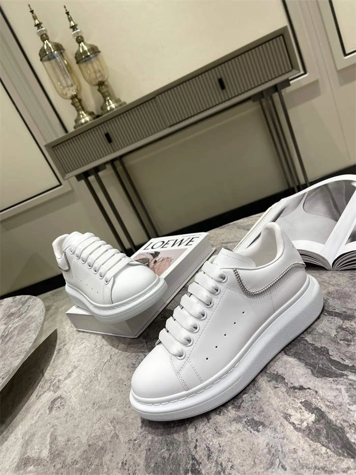 Alexander McQueen Oversized Versatile 2578