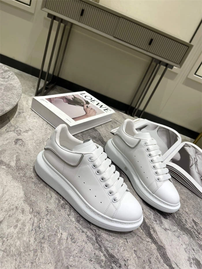 Alexander McQueen Oversized Versatile 2578