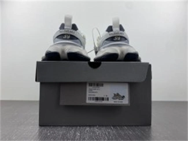 Balenciaga 785756 W2MV1 HighPerformance 4359