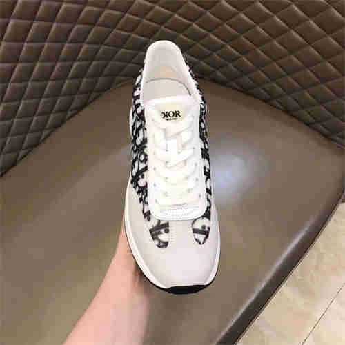 Stylish DR Sneaker 1131