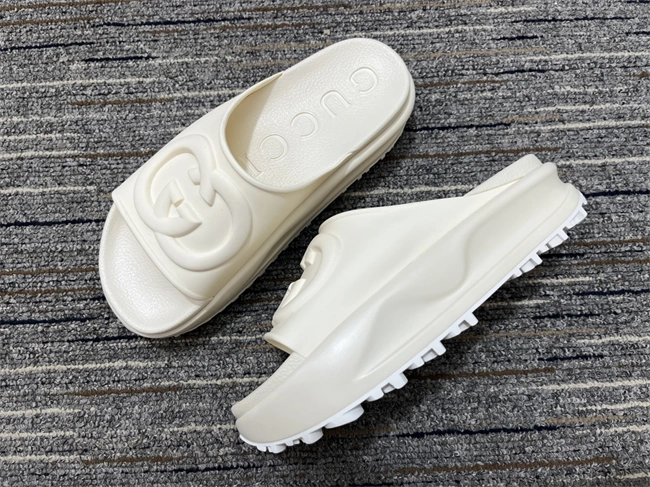 G*u*i slide snug 400