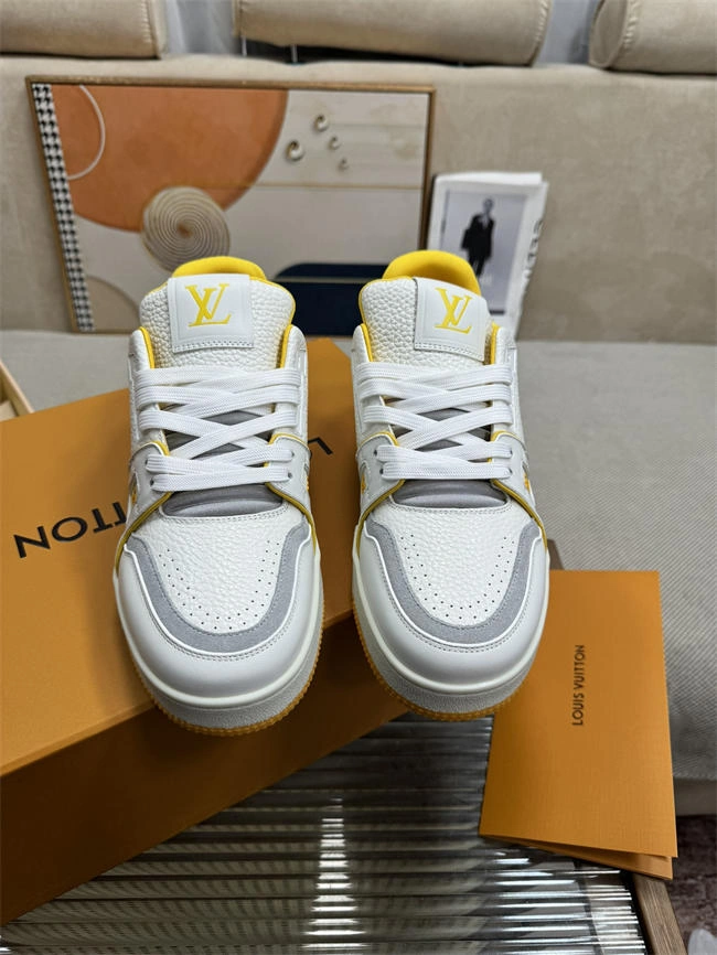 Lv Trainer Sneaker Modern 2018