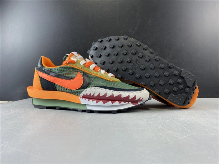 Lightweight Nike LD Waffle sacai BV0073- 5240