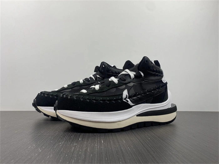 Minimalist Nike Vaporwaffle sacai Jean Paul Gaultier Black White 5226