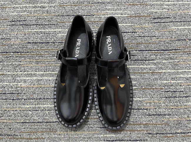 EyeCatching Prada Loafer Women 3339